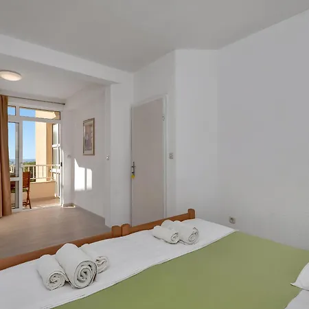 Letica * マカルスカ