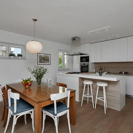Letica Apartment *