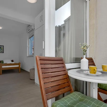 Letica * マカルスカ