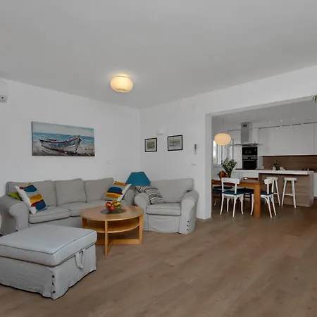 Letica Apartament *