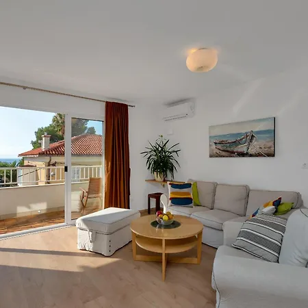 Letica Apartament *